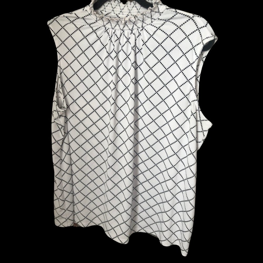 Elle Sleeveless Blouse Size L